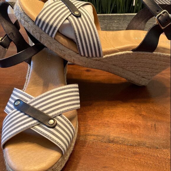 Eric Michael Shoes - Eric Michael - Womens Tabitha Sandals size 41 New in Box